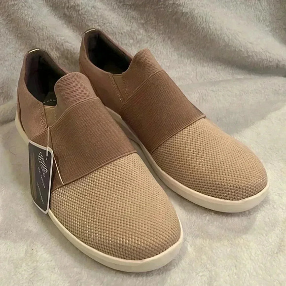 Clarks Shoes - Clarks Collection Kayleigh Band Slip-On Sneaker Rosey Beige  - 9